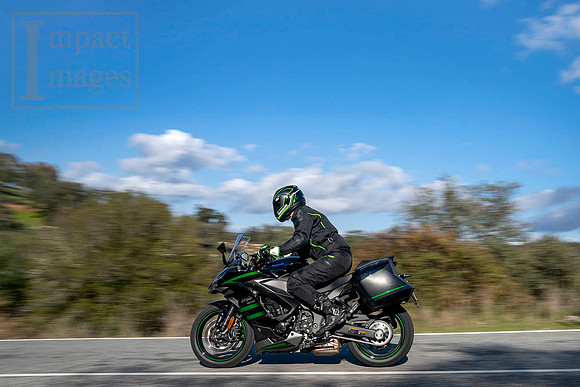 Ninja1000SX_Sony_05