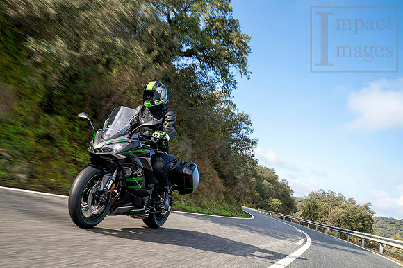 Ninja1000SX_Sony_02
