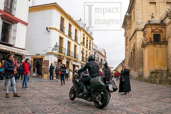 Ninja1000SX_Sony_08