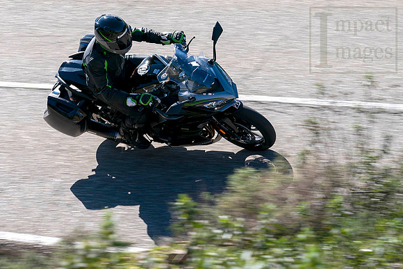 Ninja1000SX_Sony_13